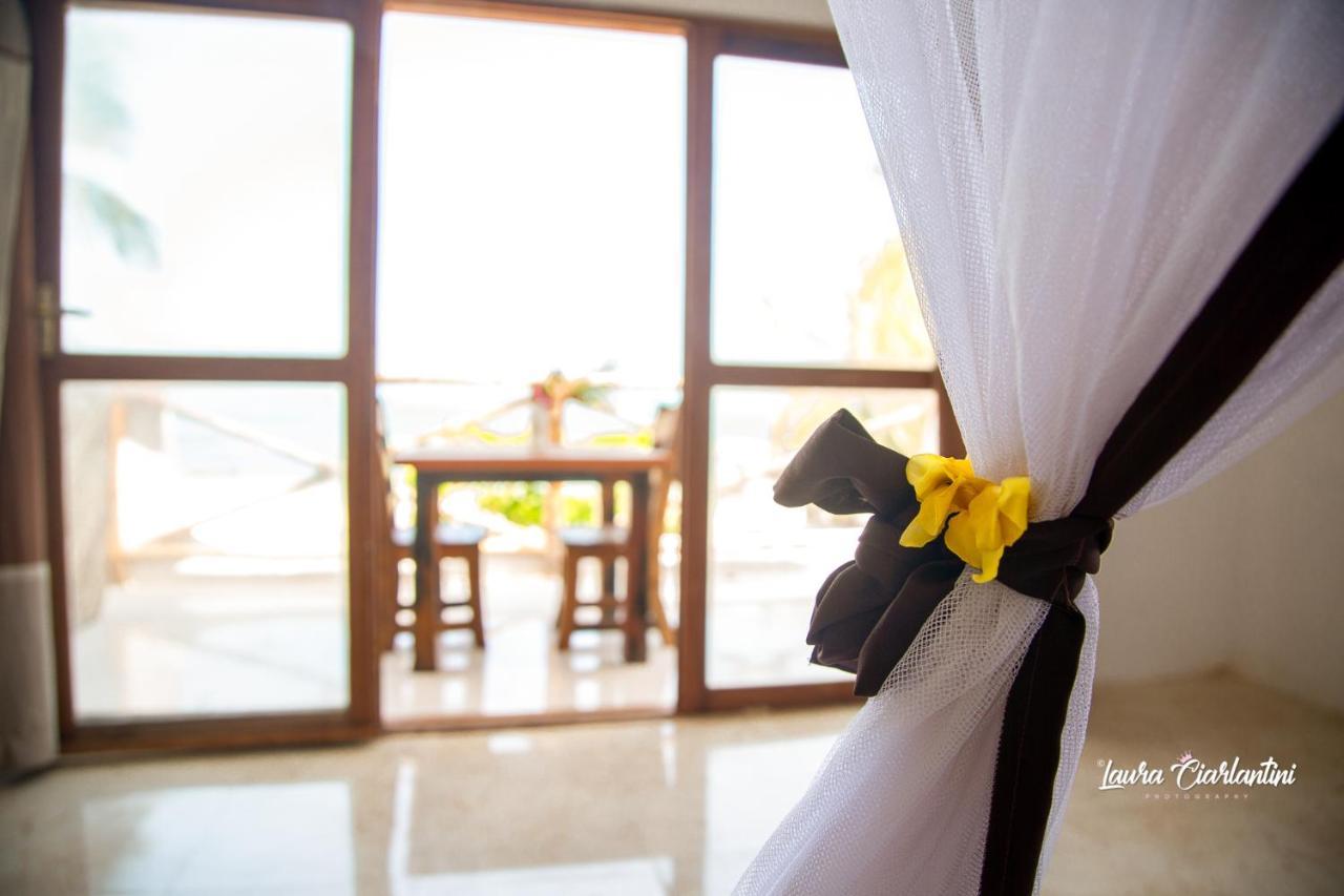 Moonshine Uroa Boutique Hotel Экстерьер фото