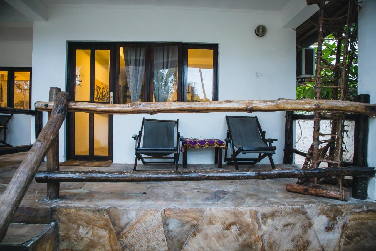 Moonshine Uroa Boutique Hotel Экстерьер фото